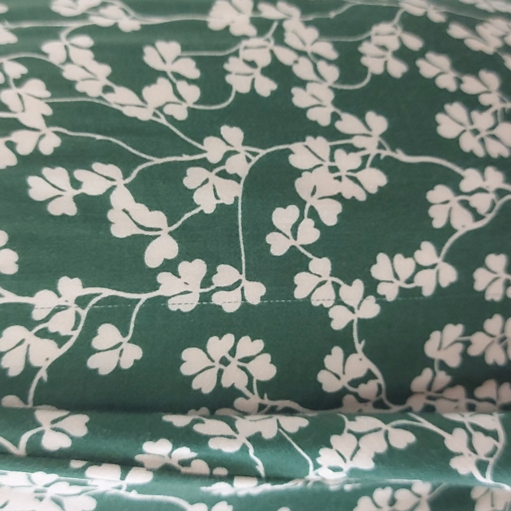 Urban Outfitters Kimchi Blue Rita Green Clover Floral Wrap Mini Dress XS (10) - Picture 7 of 15
